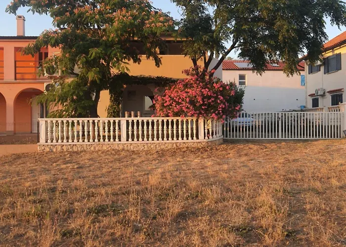 Апартаменты Haus Sunny Врси